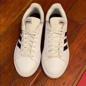 Adidas 7.5 White Sneakers